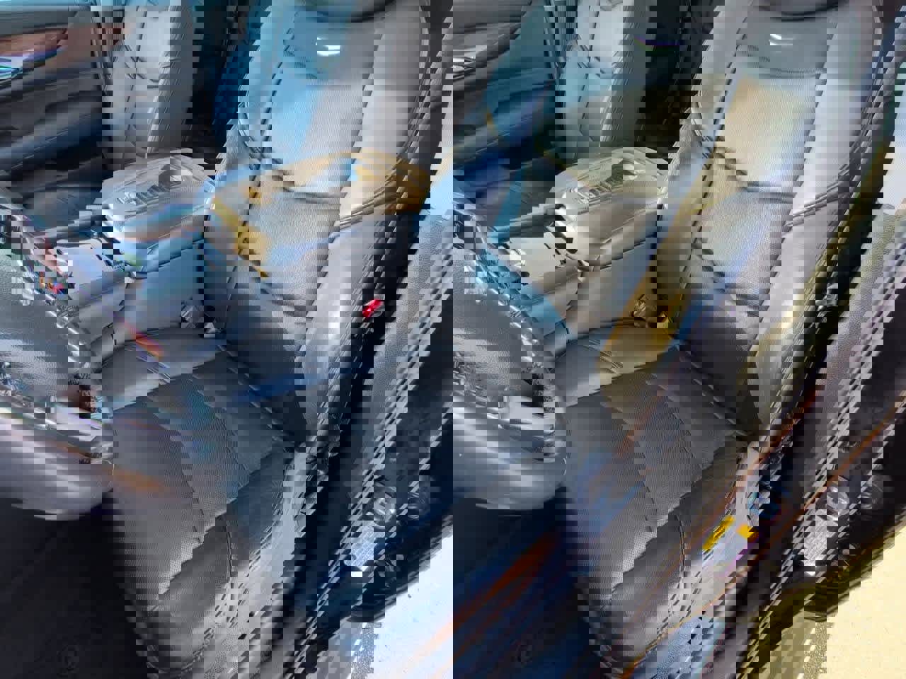 Used 2020 Cadillac Escalade Luxury image 16