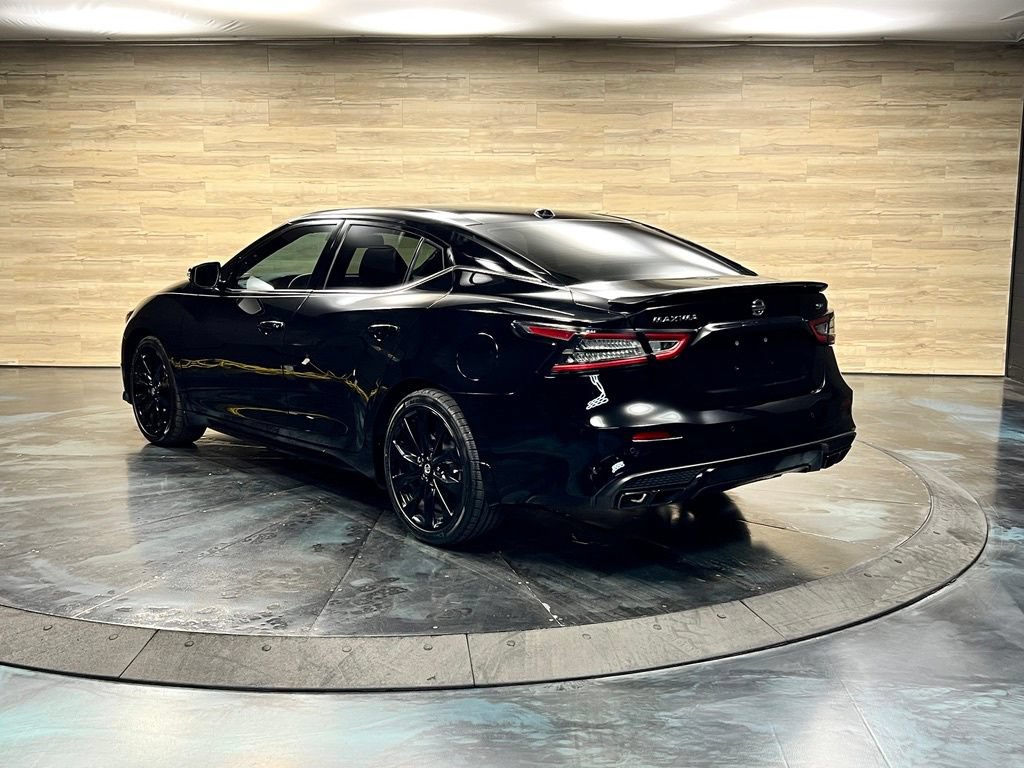 Used 2022 Nissan Maxima SR w/ Sport Mat Group FWD image 13