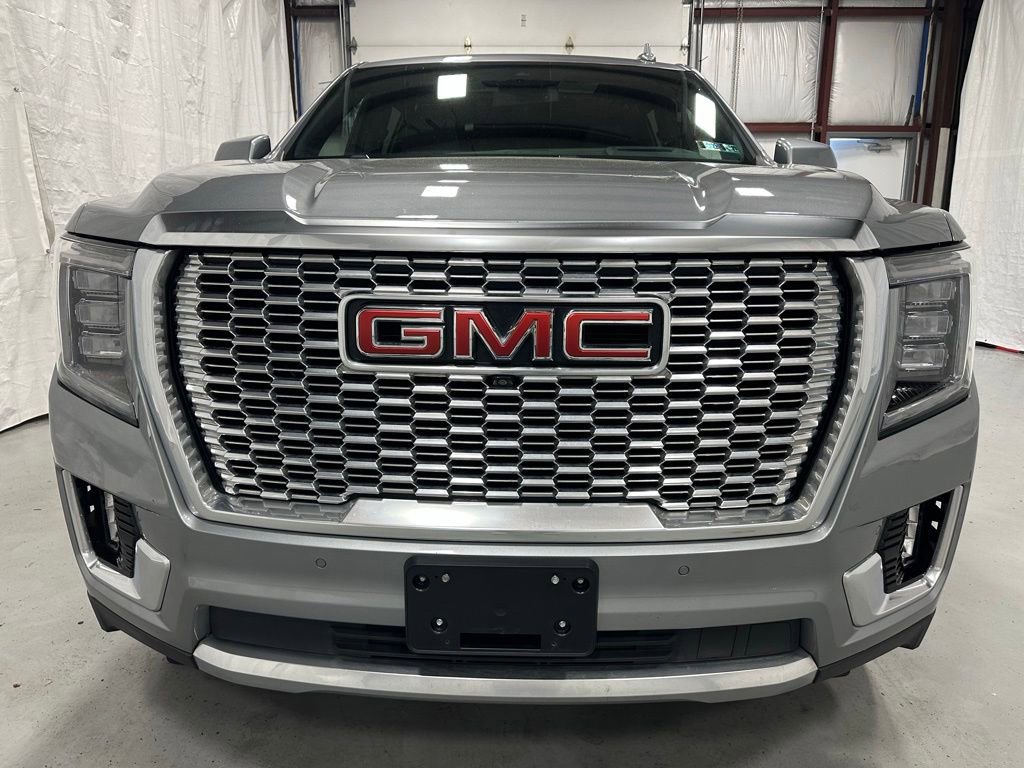 Used 2023 GMC Yukon XL Denali AWD/4WD image 2