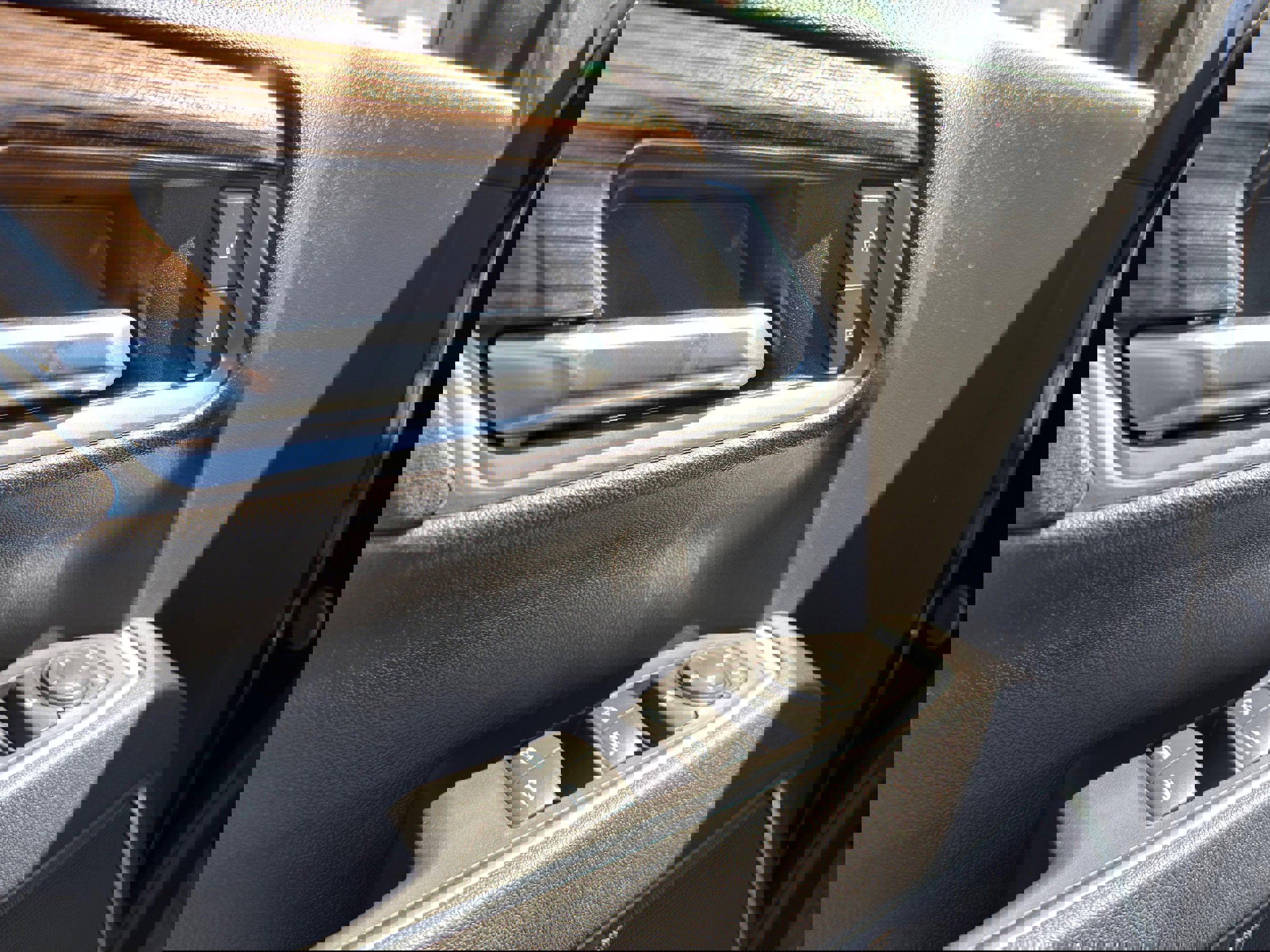 Used 2025 Chevrolet Silverado 2500 LT w/ Convenience Package image 27