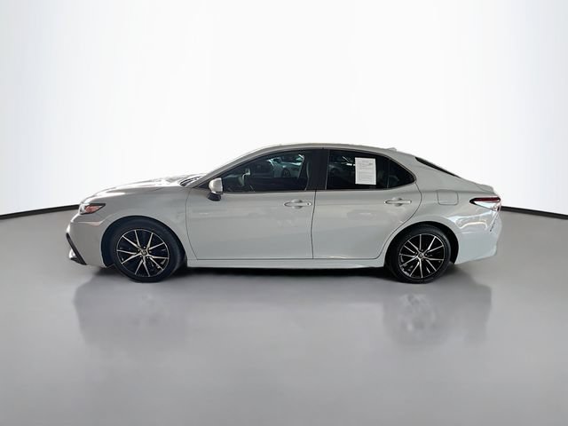 Used 2024 Toyota Camry SE FWD image 5