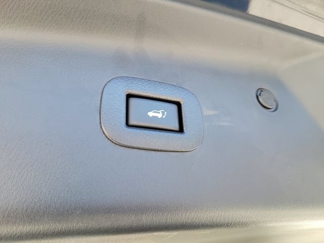 Used 2020 Nissan Armada Platinum w/ Captain's Chairs Package AWD/4WD image 10