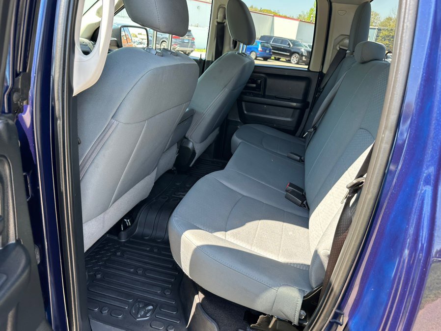 Used 2018 RAM 1500 Express AWD/4WD image 14