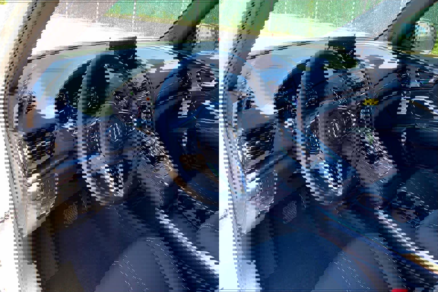 Used 2025 Acura RDX SH-AWD image 17