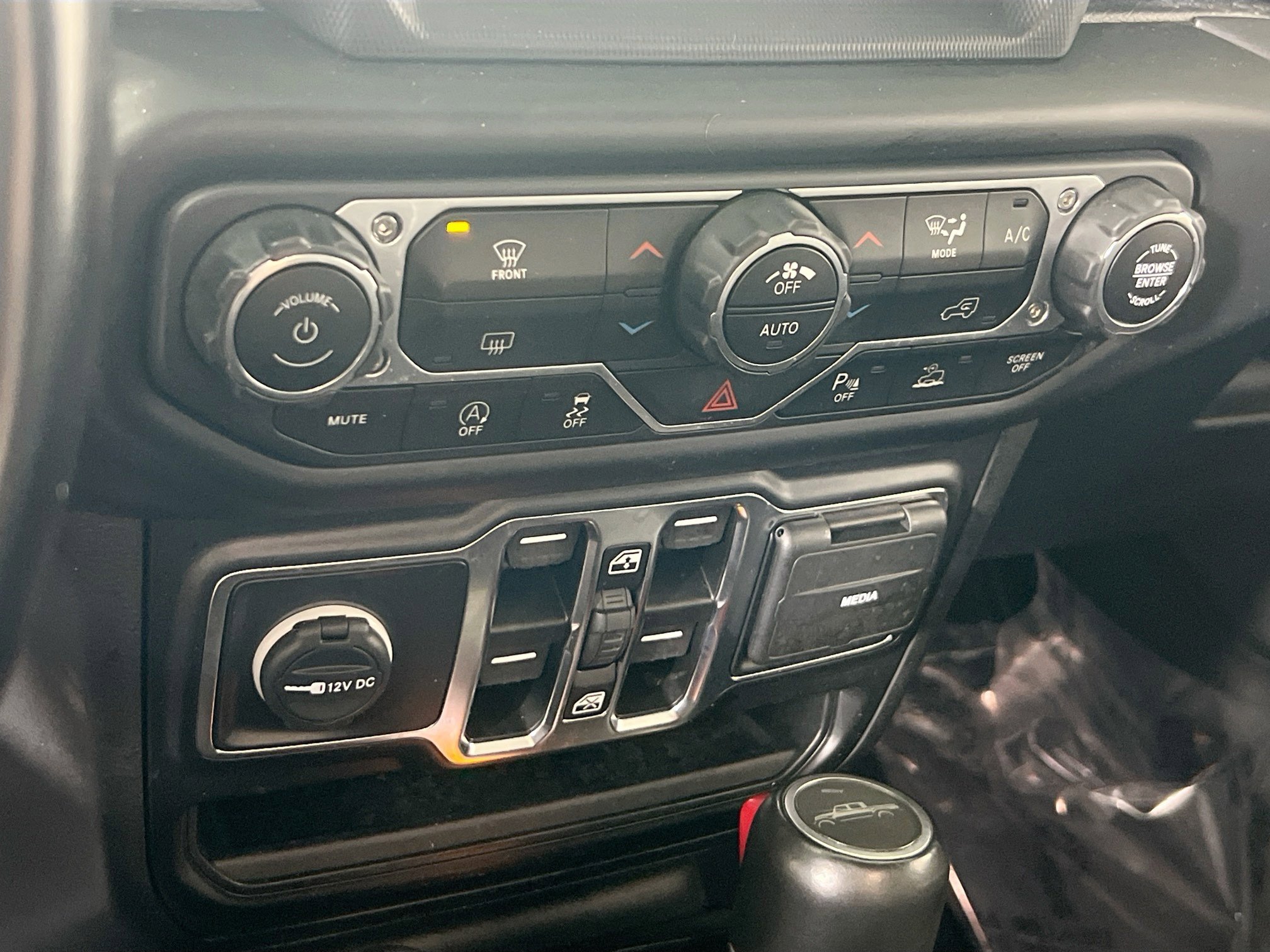 Used 2022 Jeep Gladiator Overland AWD/4WD image 16