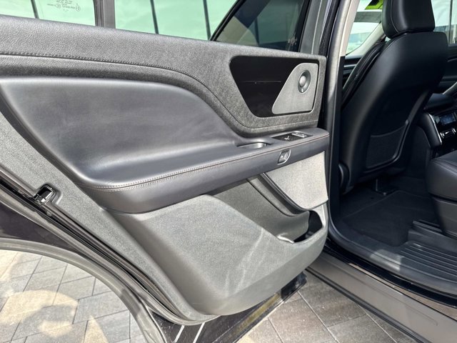 Used 2022 Lincoln Aviator Reserve w/ Equipment Group 201A image 17