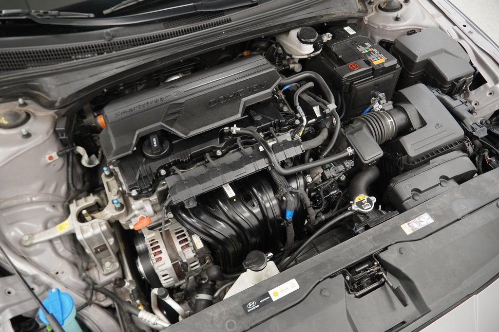 Used 2024 Hyundai Elantra Limited image 51