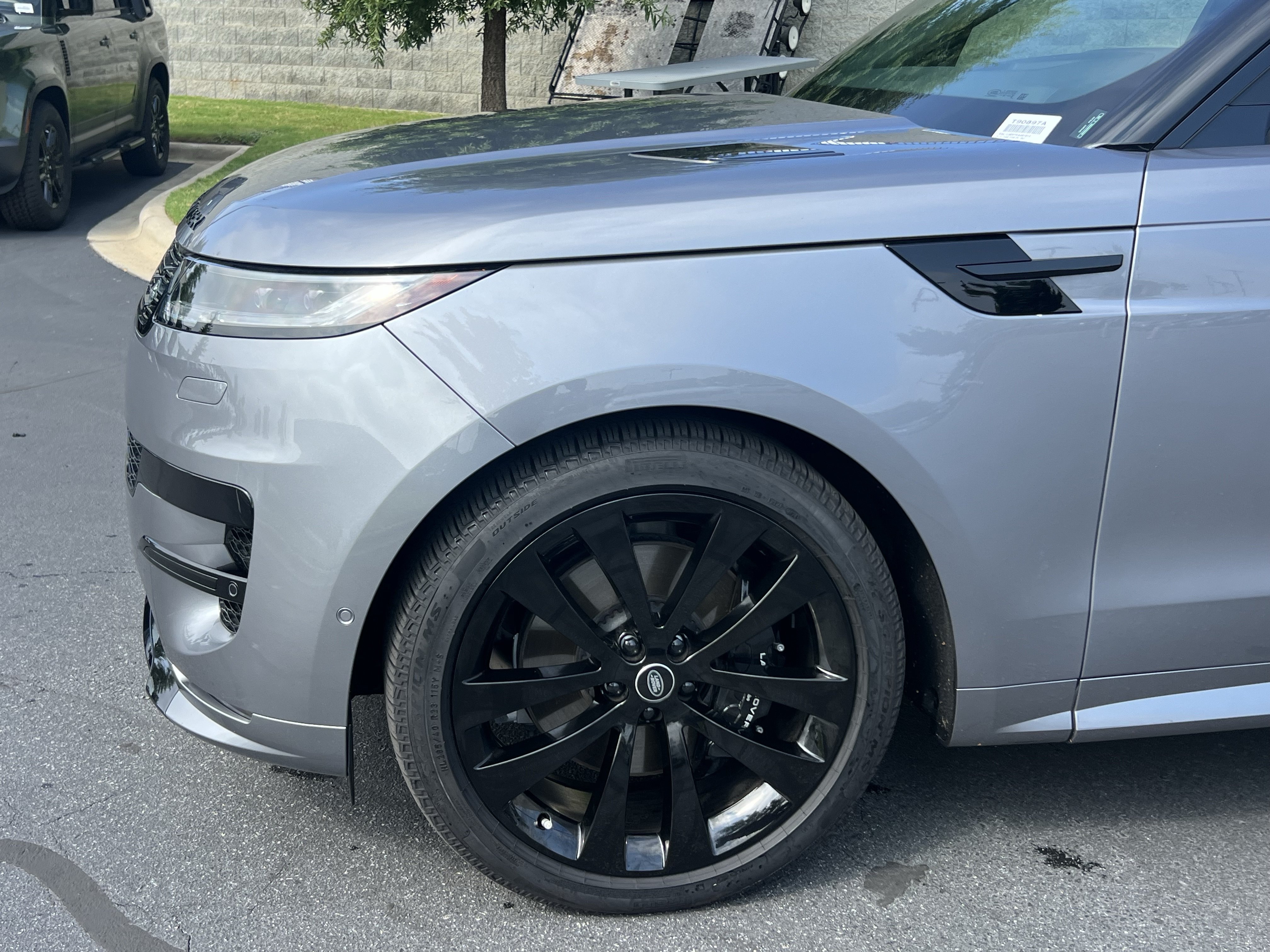 Certified 2025 Land Rover Range Rover Sport Dynamic SE AWD/4WD image 12