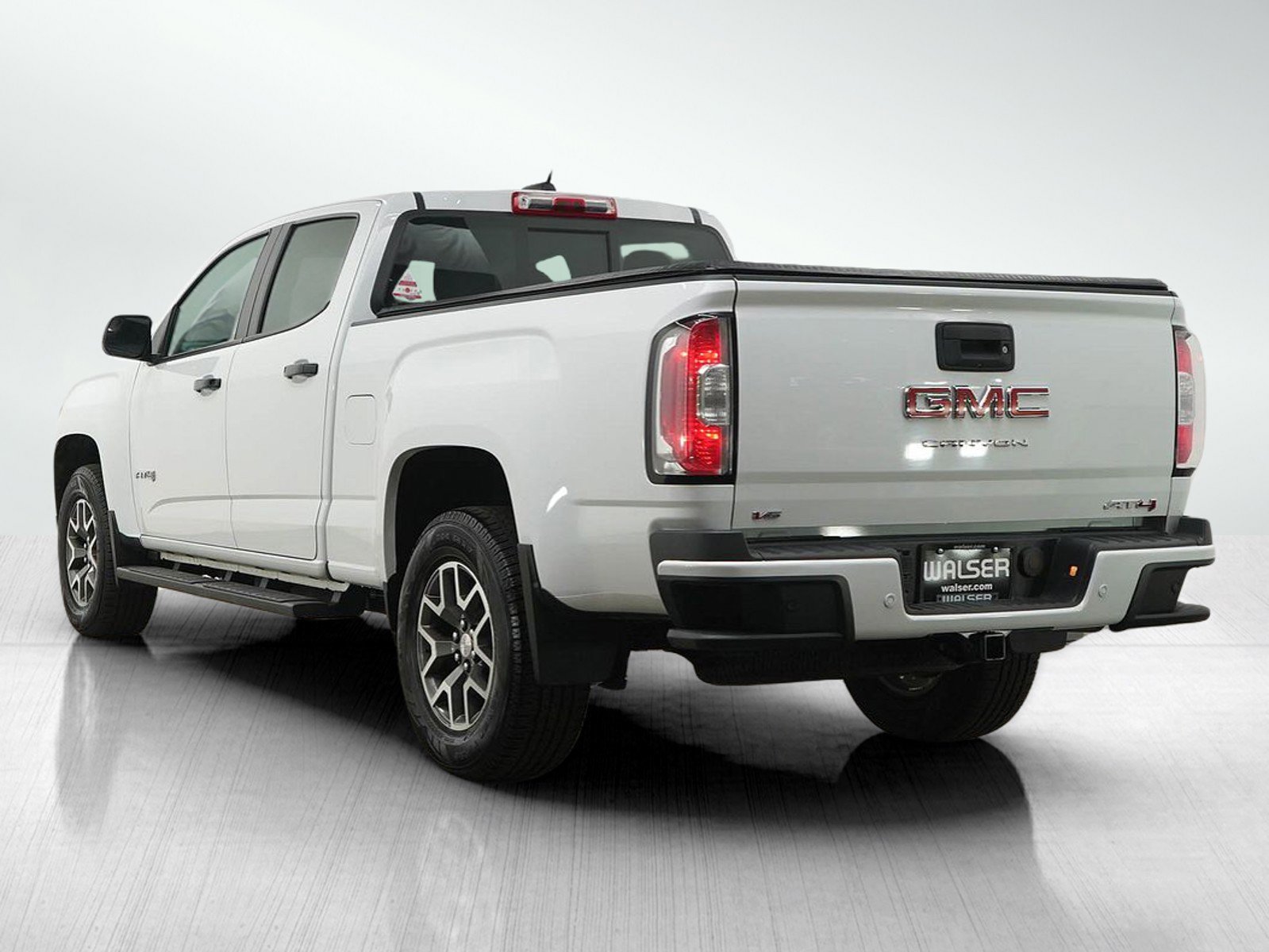 Used 2022 GMC Canyon AT4 image 3