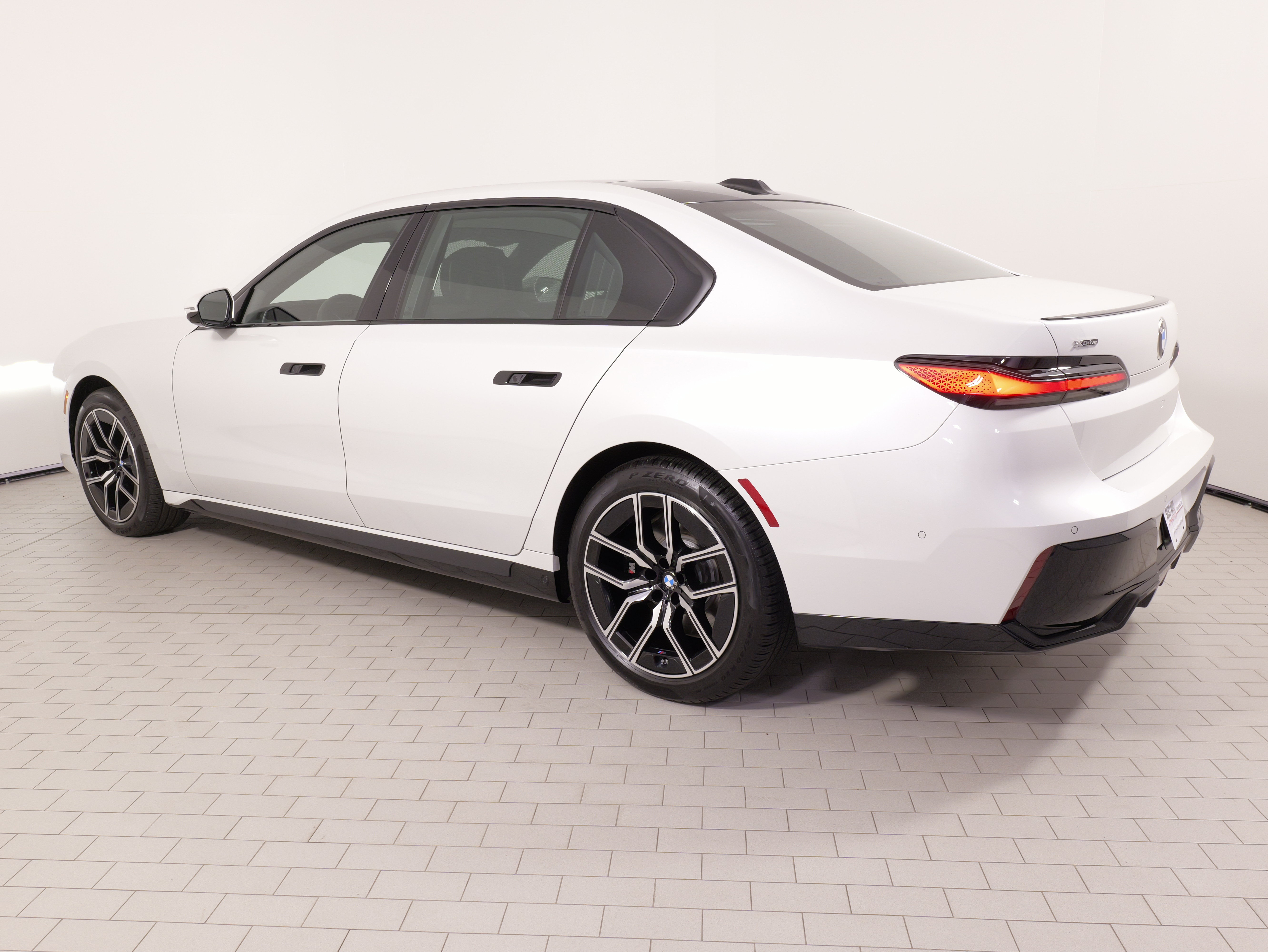 Used 2025 BMW 740i xDrive w/ Executive Package AWD/4WD image 18