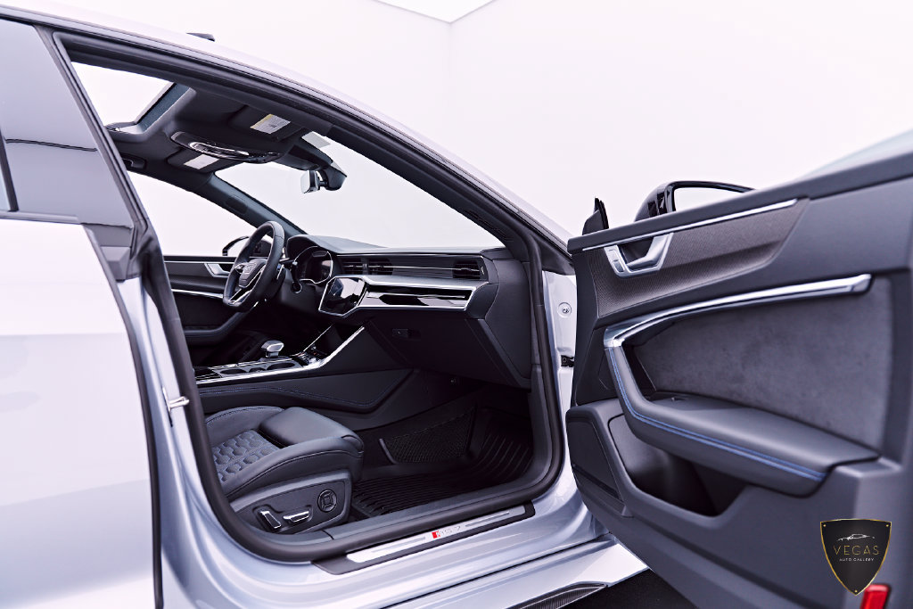Used 2025 Audi RS 7 Performance AWD/4WD image 36
