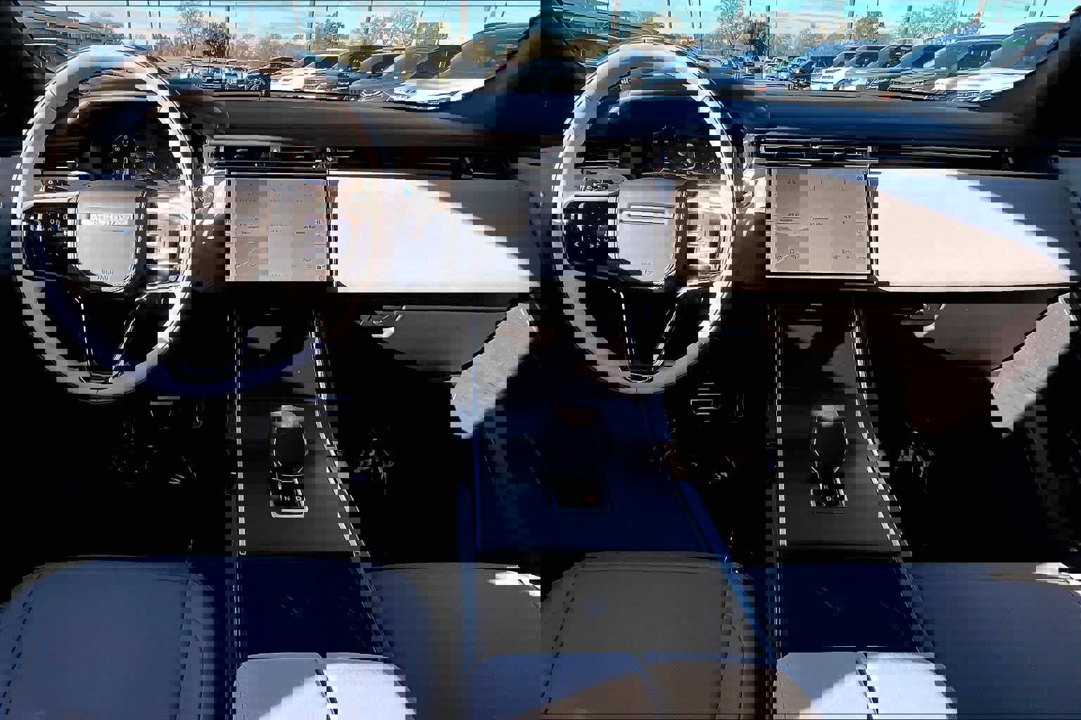 New 2026 Land Rover Range Rover Velar Dynamic SE image 7