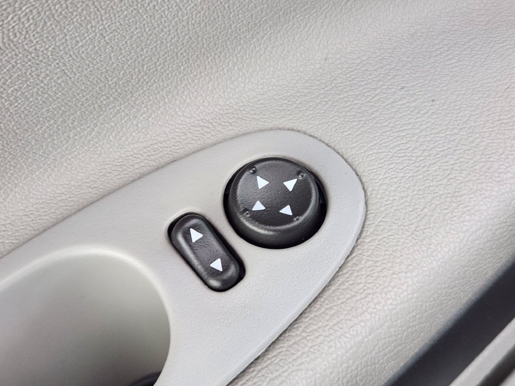Used 2007 Chevrolet HHR LT FWD image 17