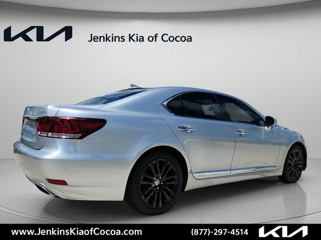 Used 2015 Lexus LS 460 w/ Comfort Package RWD image 4