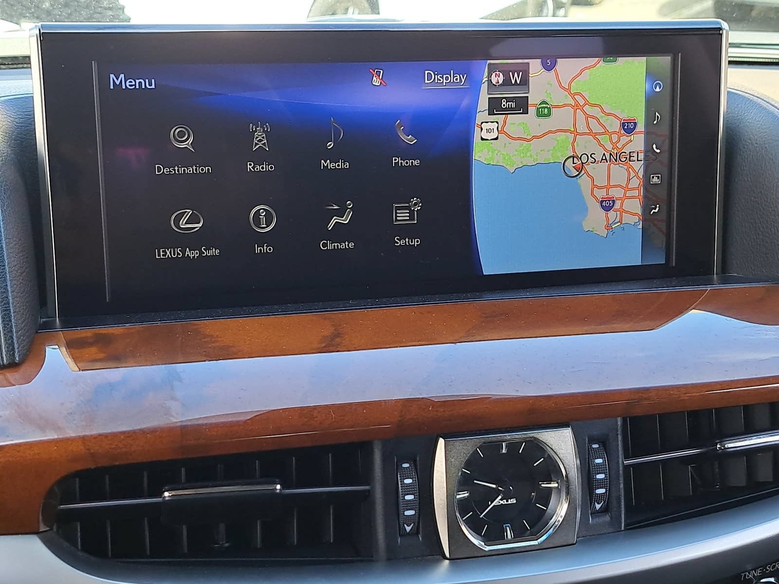 Used 2019 Lexus LX 570 4WD w/ Luxury Package image 23