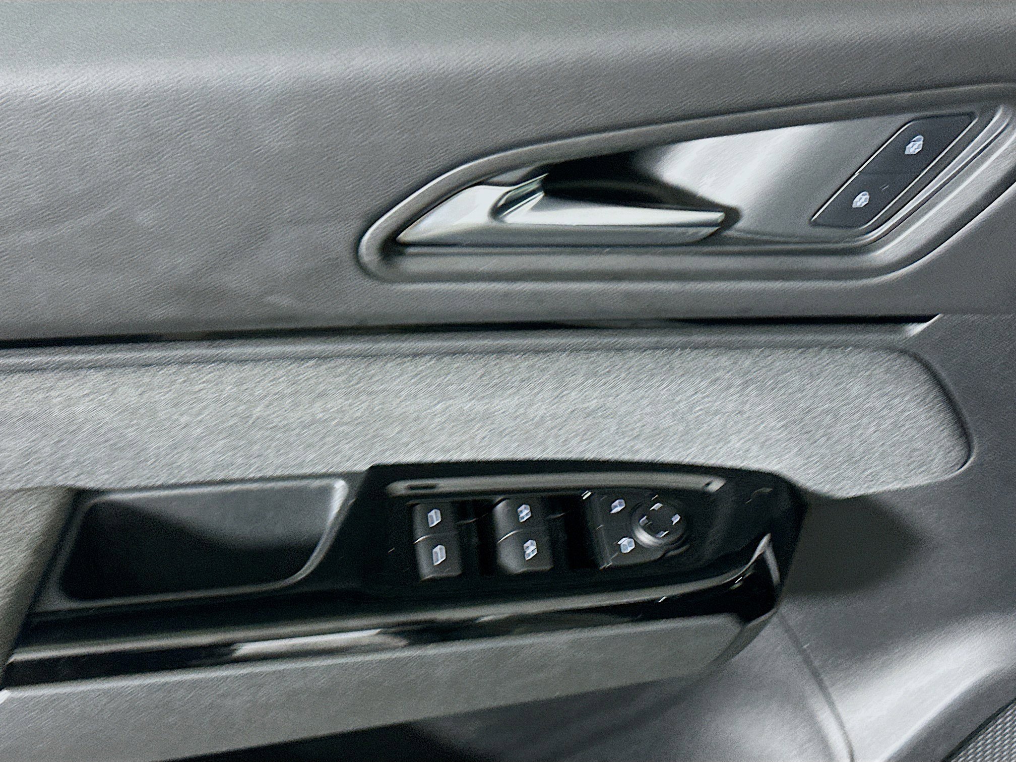 Used 2025 Honda Prologue EX image 15