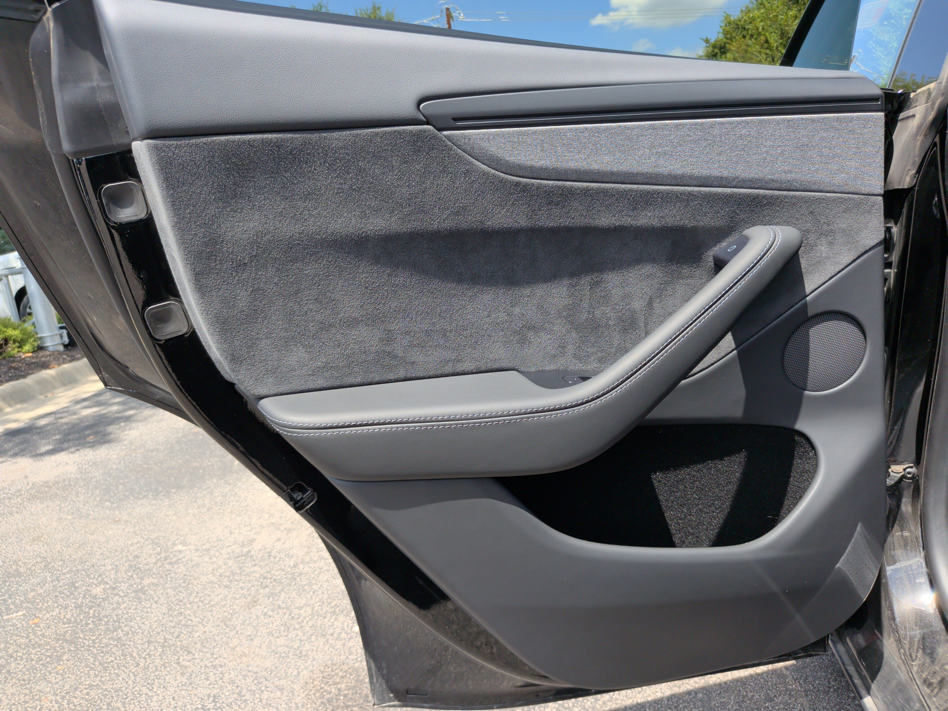 Used 2026 Tesla Model Y AWD image 35
