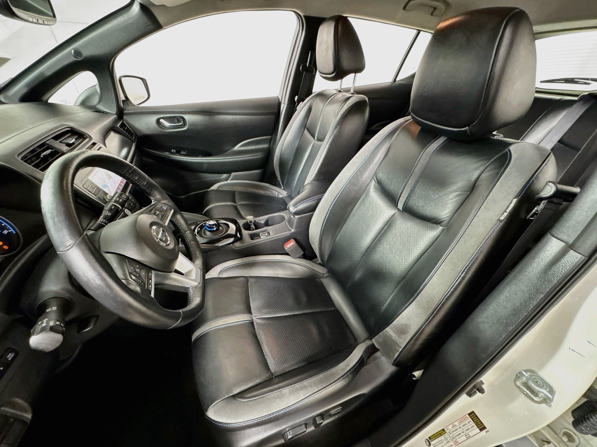 Used 2018 Nissan Leaf SL w/ SL Technology Package FWD image 14