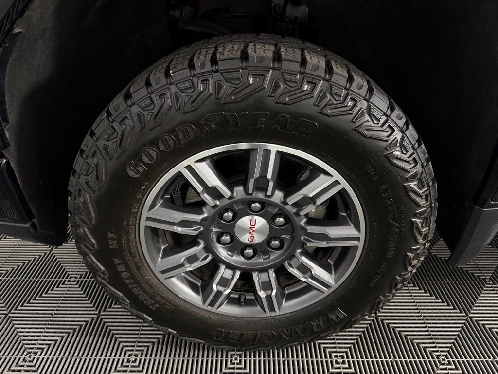 Used 2024 GMC Sierra 1500 AT4 w/ Technology Package image 10