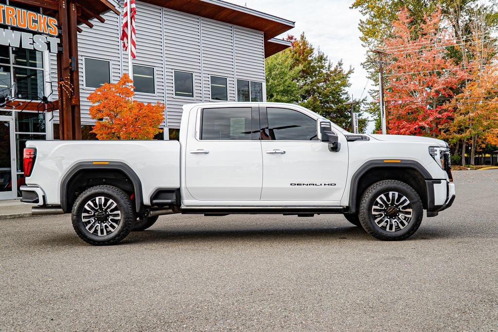 Used 2025 GMC Sierra 3500 Denali Ultimate image 2