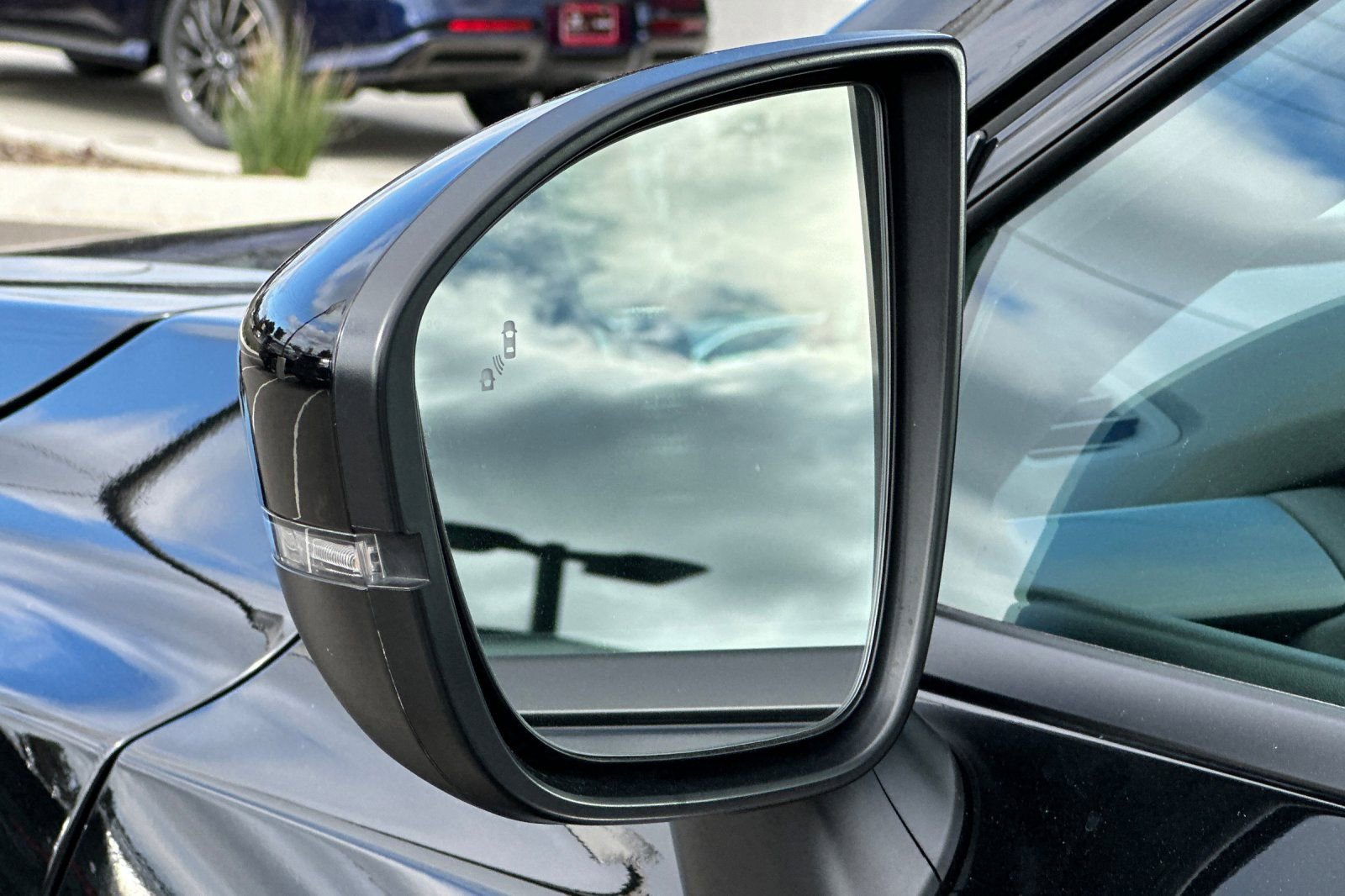 Certified 2025 Nissan Pathfinder Rock Creek image 55