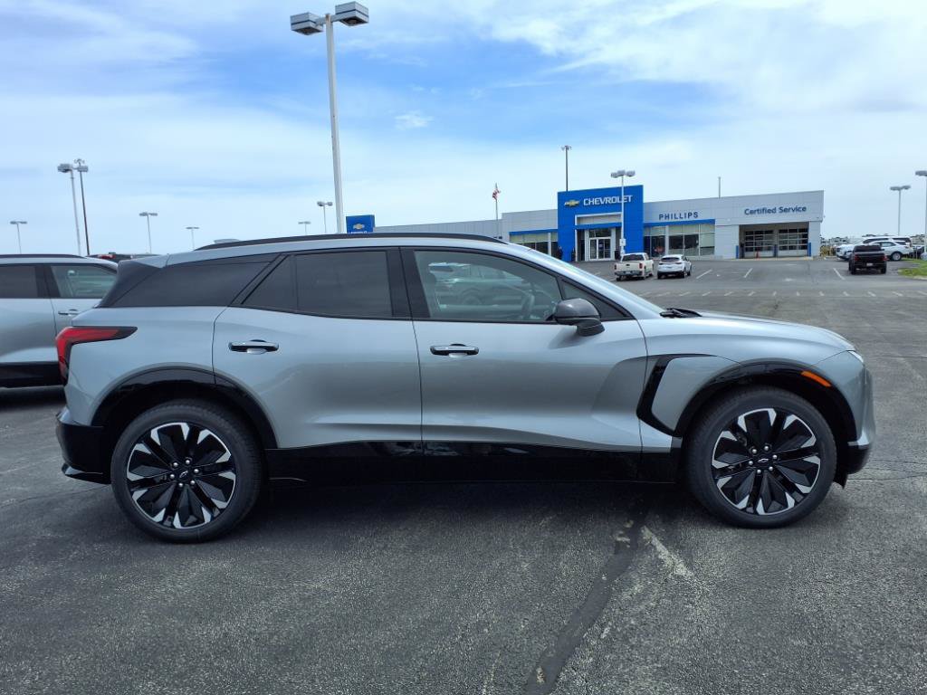 New 2025 Chevrolet Blazer EV RS FWD image 3