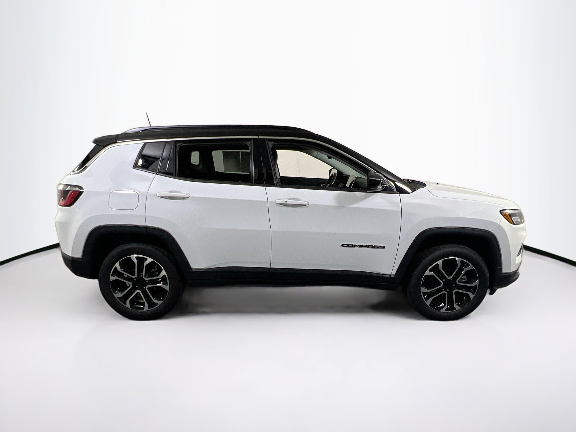Used 2022 Jeep Compass Limited AWD/4WD image 4