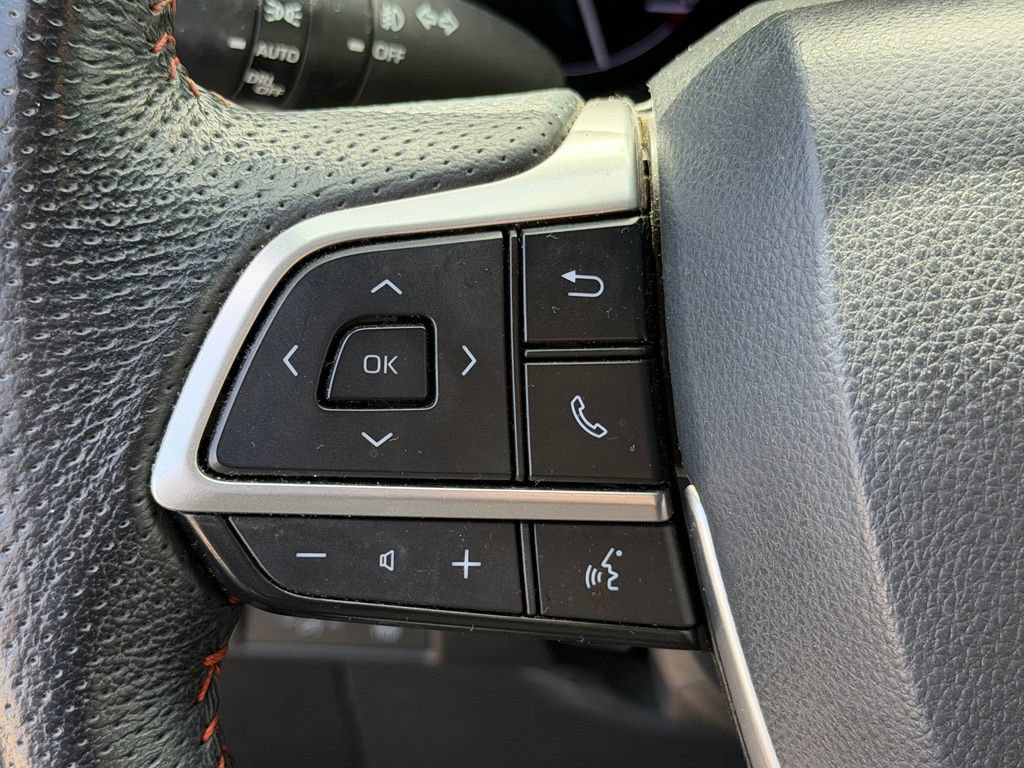 Used 2021 Toyota Sienna XSE FWD image 23