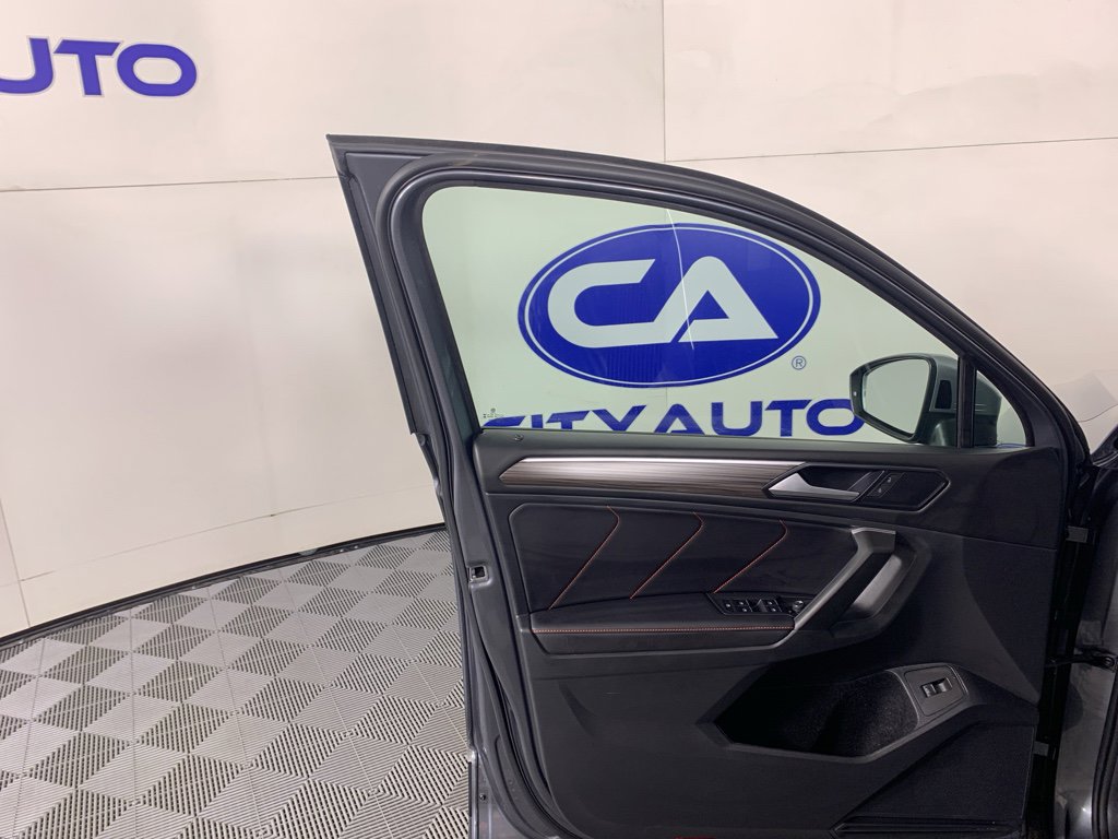 Used 2024 Volkswagen Tiguan Wolfsburg Edition image 14