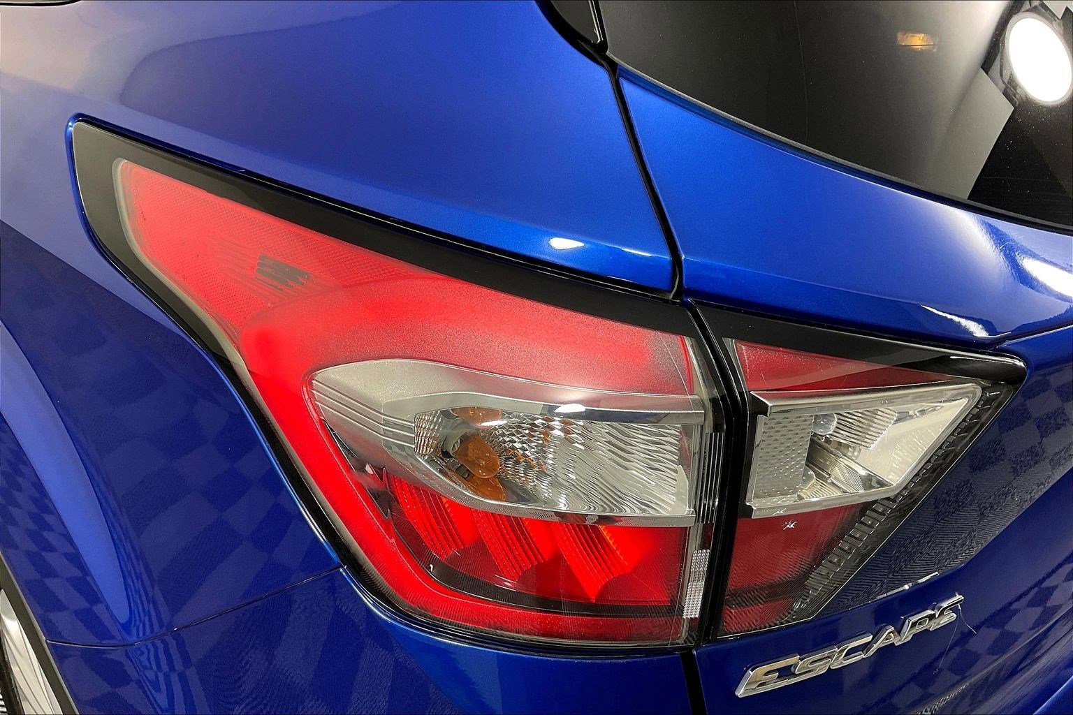 Used 2018 Ford Escape SE image 23