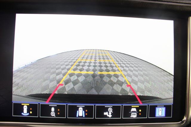 Used 2023 GMC Yukon Denali image 4