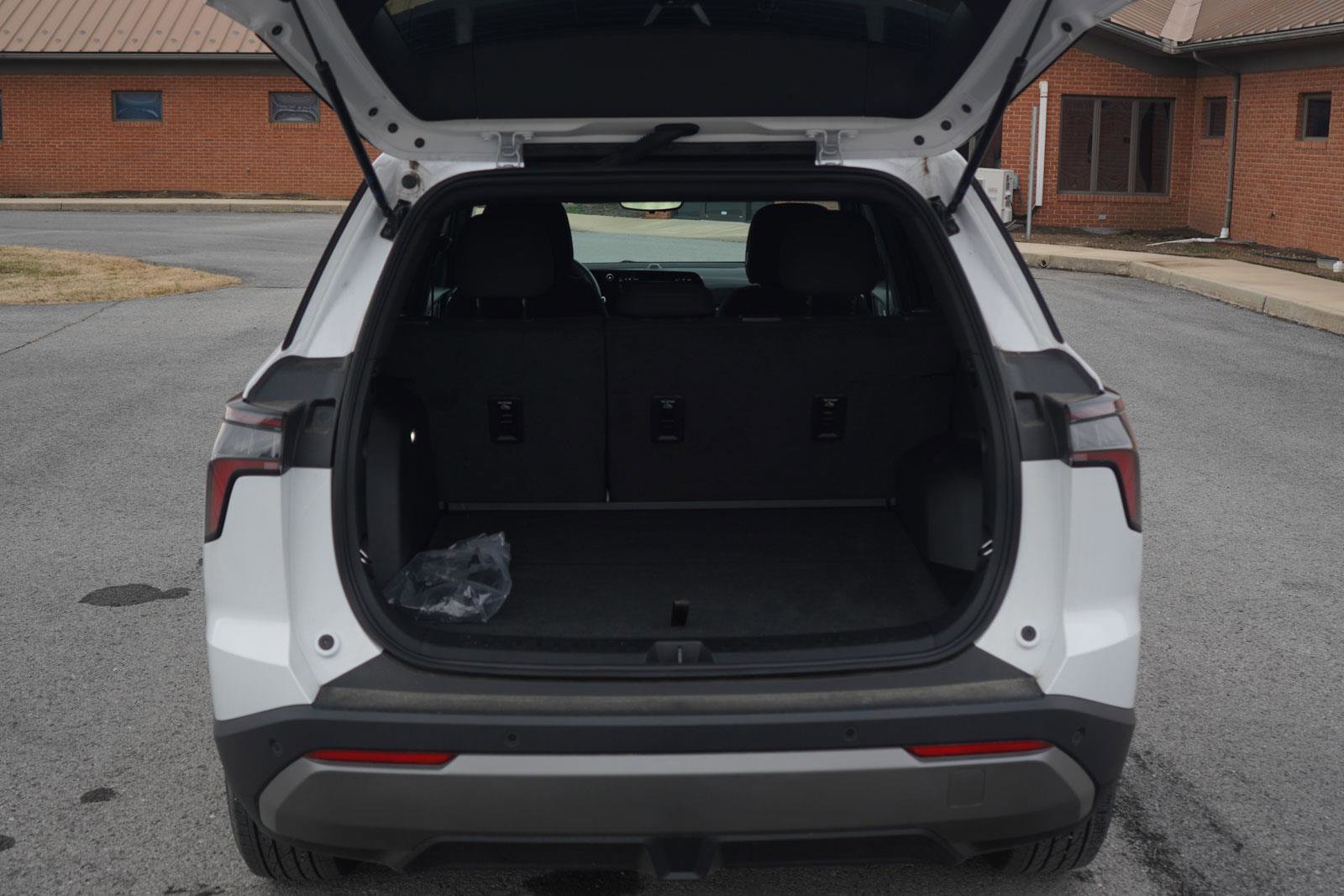 New 2025 Chevrolet Equinox LT w/ Safety and Technology Package image 5