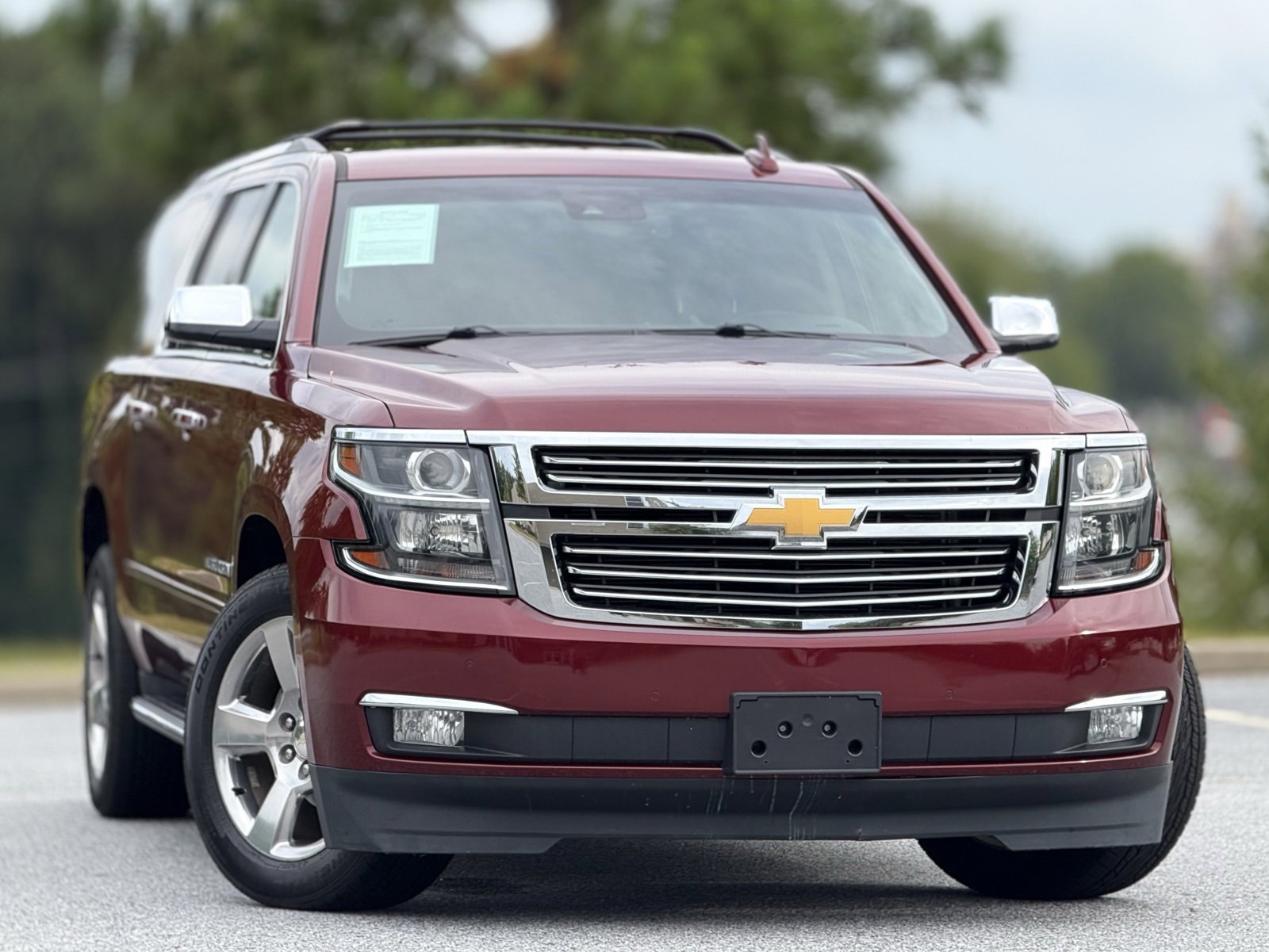 Used 2017 Chevrolet Suburban Premier image 3