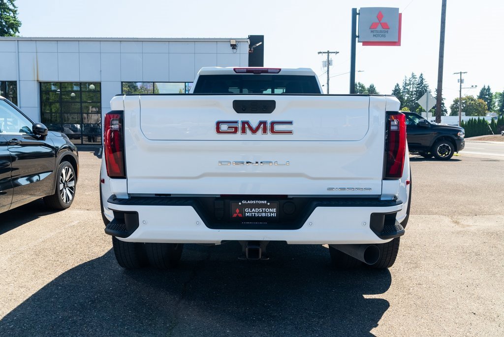 Used 2025 GMC Sierra 3500 Denali w/ Denali Reserve Package image 5