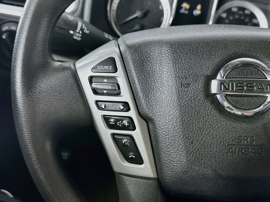 Used 2017 Nissan Titan SV AWD/4WD image 23