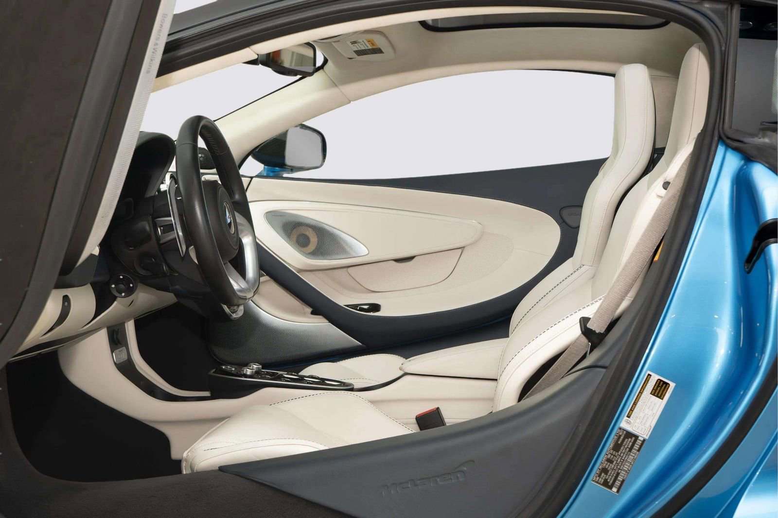 Used 2023 McLaren GT RWD image 13