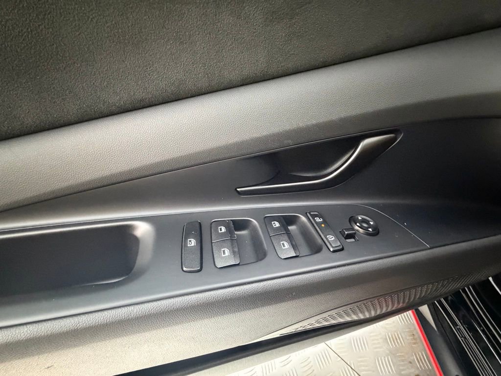 Certified 2024 Hyundai Elantra N image 25