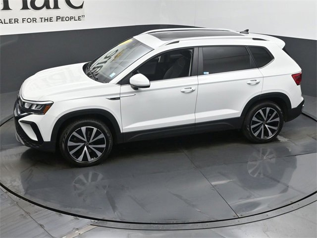 Used 2023 Volkswagen Taos SE w/ Panoramic Sunroof Package image 58