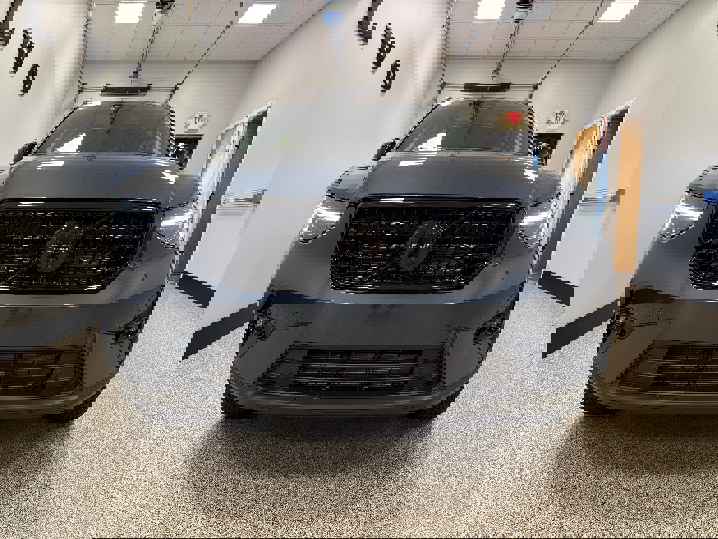 New 2026 Volvo XC40 B5 Ultra w/ Protection Package Premier image 4