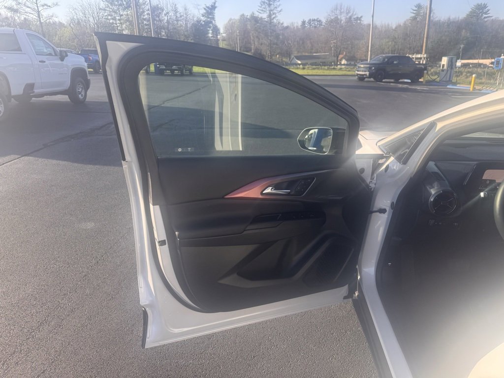 Used 2024 Chevrolet Equinox EV RS w/ Active Safety Package 3 image 19