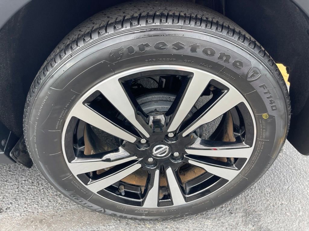 Used 2020 Nissan Kicks SR FWD image 25