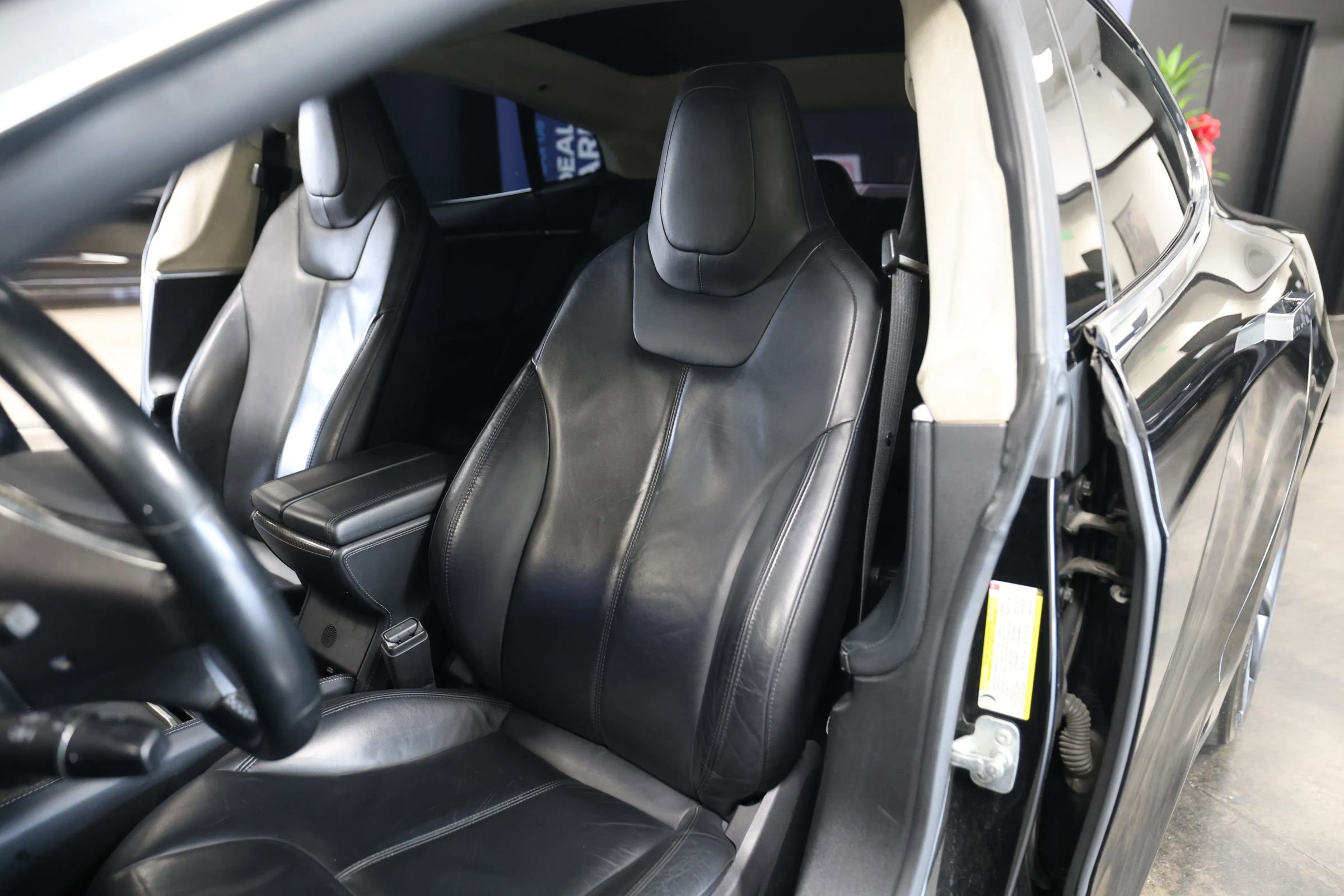 Used 2014 Tesla Model S P85 image 30