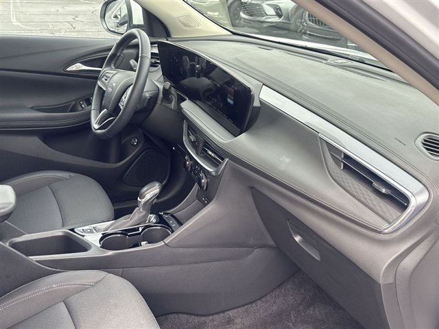 Certified 2024 Buick Encore GX Preferred w/ Comfort Package FWD image 27