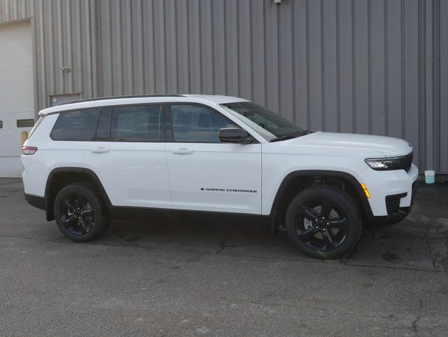 New 2025 Jeep Grand Cherokee L Laredo image 8
