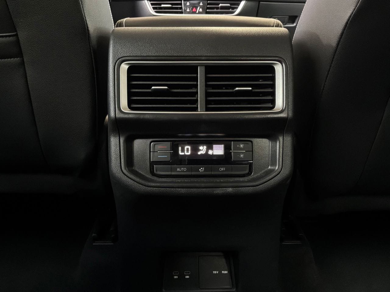 Used 2026 Volkswagen Atlas SE AWD/4WD image 15
