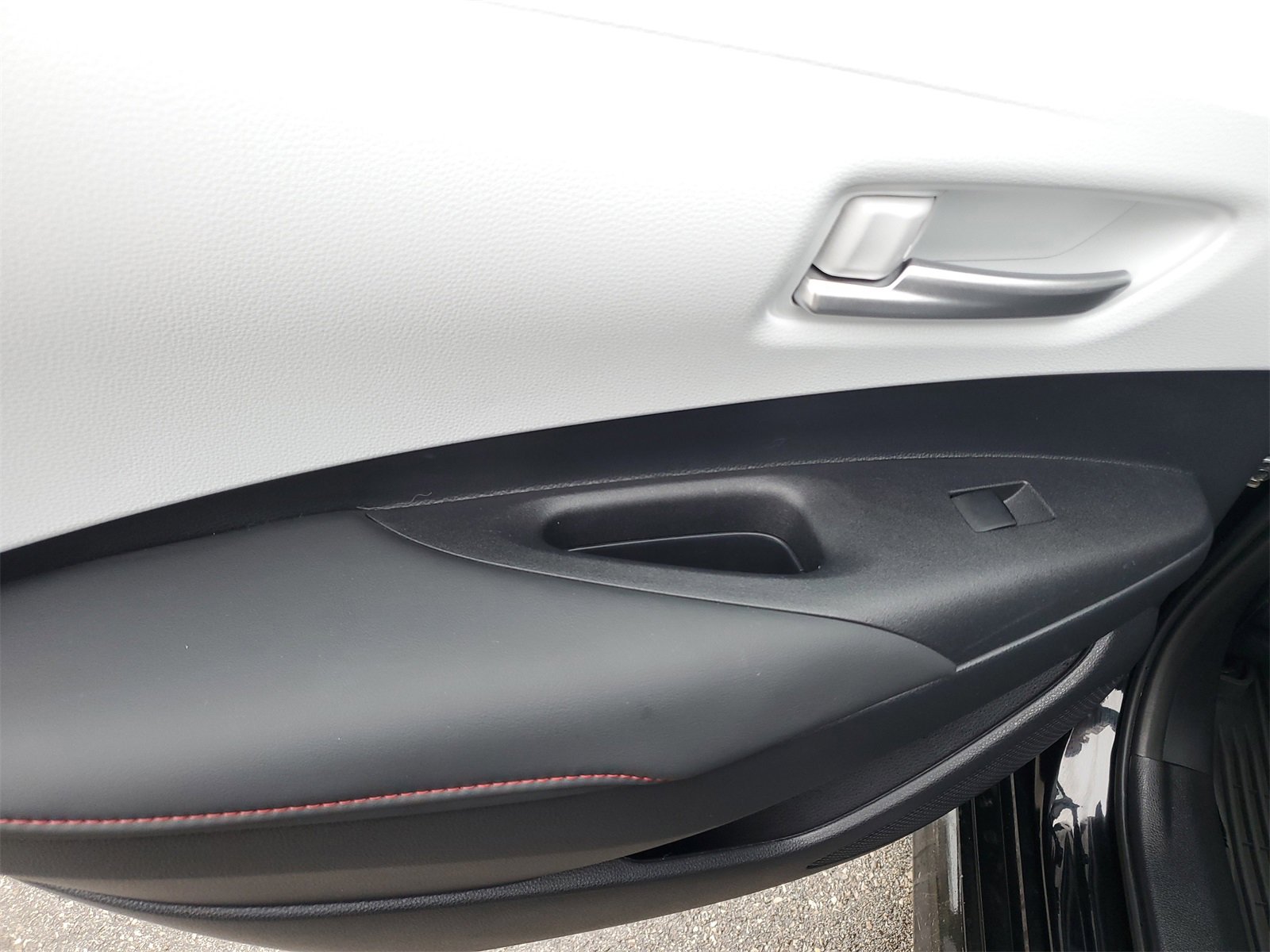 Used 2024 Toyota Corolla SE image 16