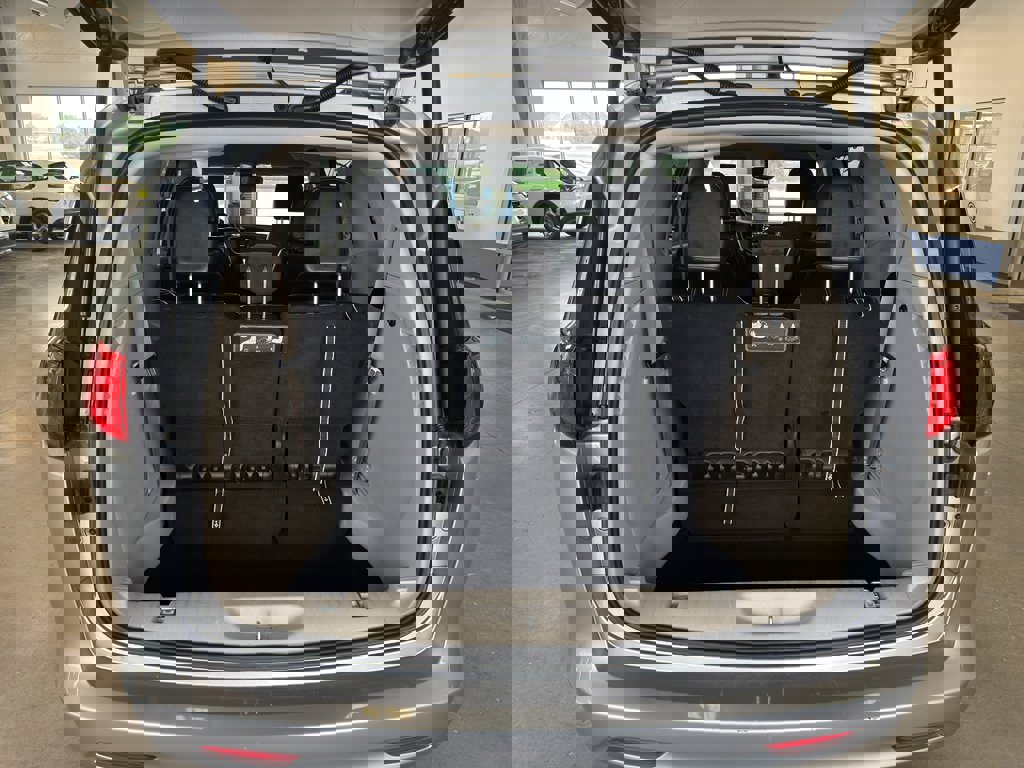 Used 2021 Chrysler Voyager Lxi image 12