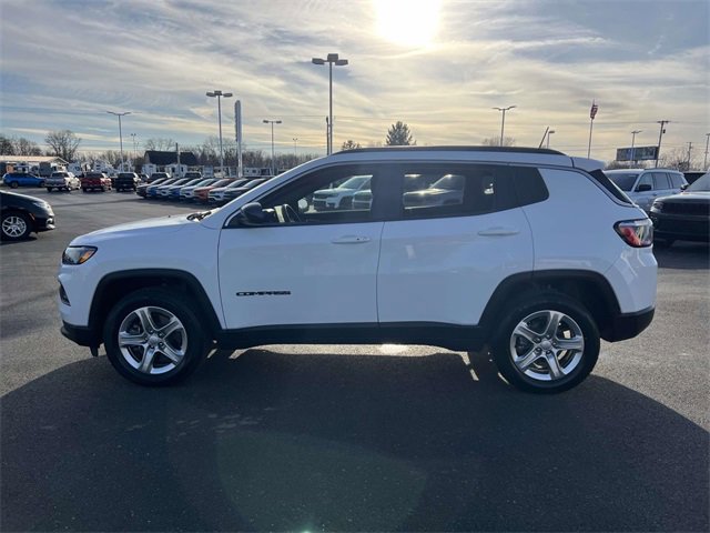 Used 2024 Jeep Compass Latitude image 4