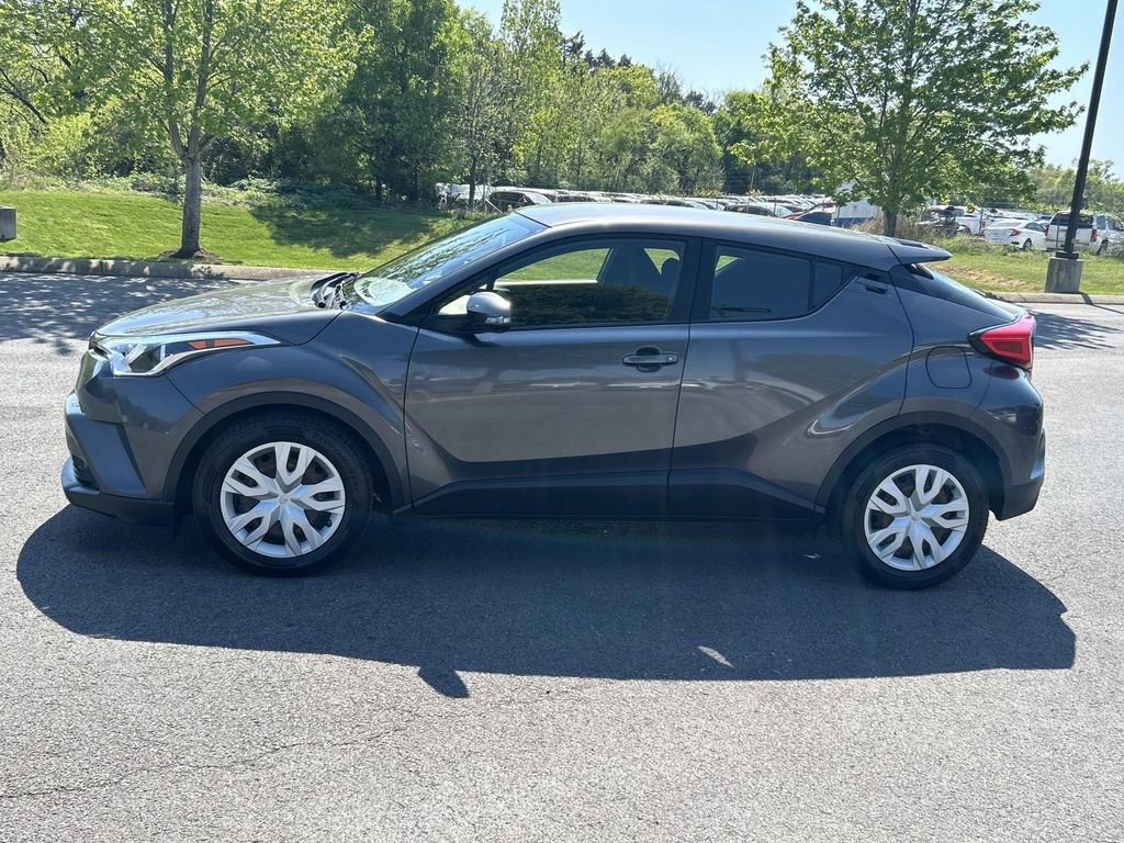 Used 2019 Toyota C-HR LE image 7