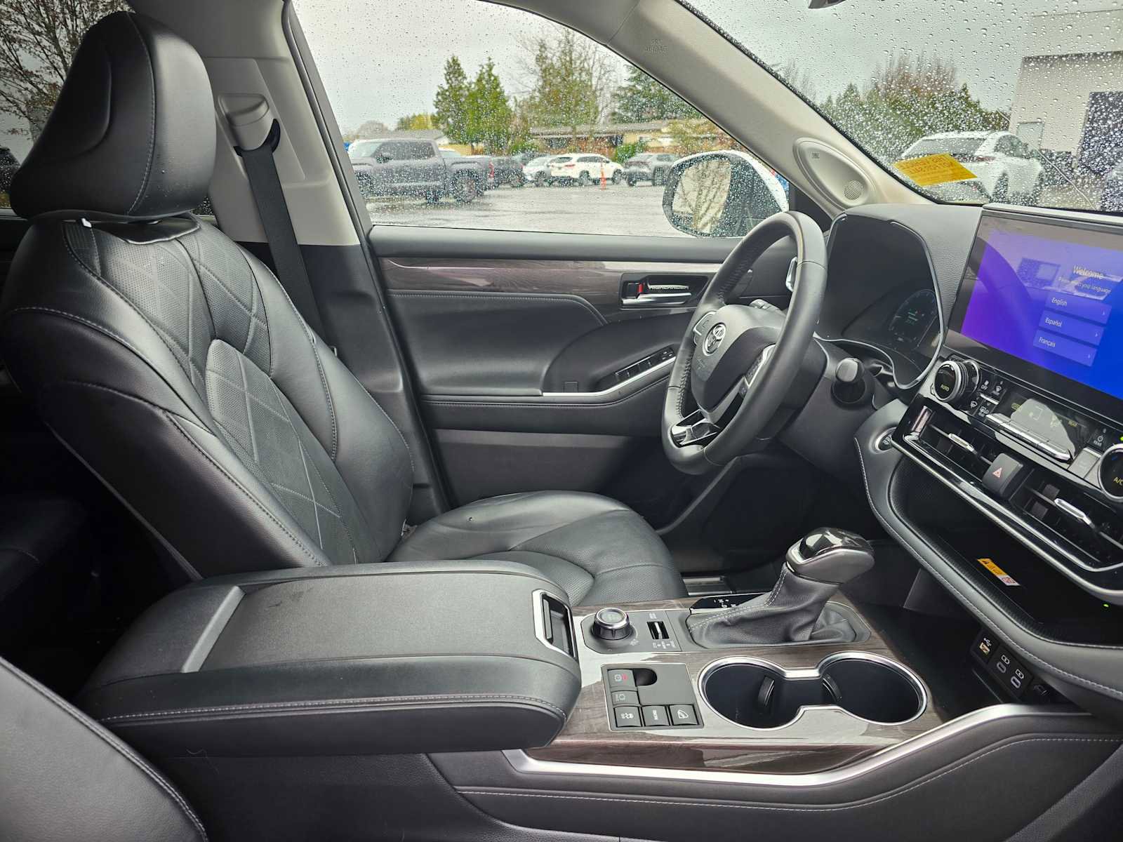 Used 2024 Toyota Highlander Platinum AWD/4WD image 11